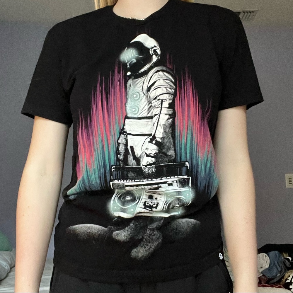 Astronaut graphic tee